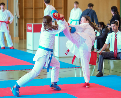 Wettkampfszene von Karate Hofsteig bei der Landesmeisterschaft 2026 in Lauterach mit hoher Intensität und starken Leistungen im Kata und Kumite
