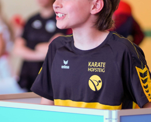 Wettkampfszene von Karate Hofsteig bei der Landesmeisterschaft 2026 in Lauterach mit hoher Intensität und starken Leistungen im Kata und Kumite