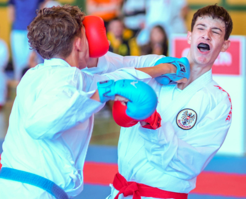Intensive Kumite und Kata Wettkämpfe von Karate Hofsteig bei der Landesmeisterschaft 2026 in Lauterach mit schnellen Angriffen und präzisen Bewegungen