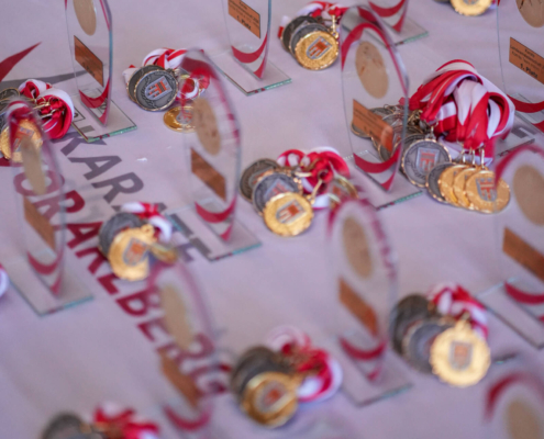 Engagierte Helferinnen und Helfer von Karate Hofsteig unterstützen die Durchführung der Landesmeisterschaft 2026 in Lauterach mit Einsatz und Teamgeist