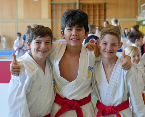 Karate Hofsteig im Wettkampf bei der Landesmeisterschaft 2026 in Lauterach mit Fokus auf Distanz, Timing und präzise Technikausführung