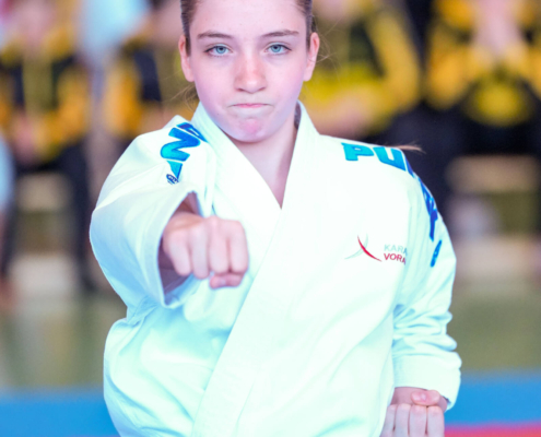 Karate Hofsteig im Wettkampf bei der Landesmeisterschaft 2026 in Lauterach mit Fokus auf Distanz, Timing und präzise Technikausführung