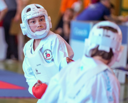 Wettkampfszene von Karate Hofsteig bei der Landesmeisterschaft 2026 in Lauterach mit hoher Intensität und starken Leistungen im Kata und Kumite