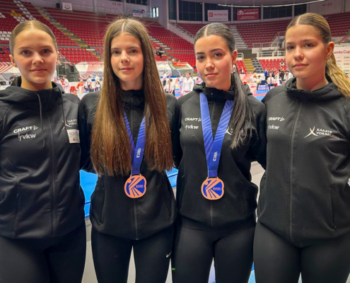 Aurelia Greif, Noemi Sopic, Lara Rupp, Lea Rupp von Karate Hofsteig bei der WKF WM Qualifikation Bohemia Cup 2026 in Budweis